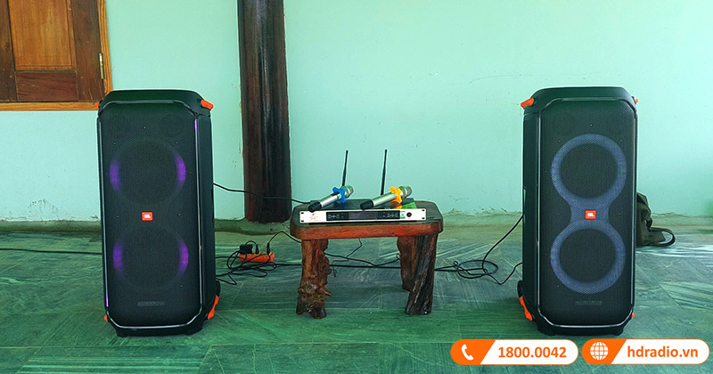 Lắp hệ thống Loa Bluetooth phục vụ karaoke gia đình độc đáo trị giá hơn 40 triệu cho anh Giáo ở Quận 11, Thành Phố Hồ Chí Minh (JBL PartyBox 710, VinaKTV S600X Max)
