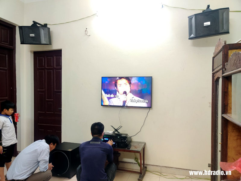 Lắp dàn karaoke cho anh Thắng ở Phú Xuyên, HN (Loa Audiofrog M10F, Cục công suất JKAudio H2400, Vang cơ JA TF6 Pro, Loa SUB PARAMAX 1000 New, Micro không dây JKAudio B3 Plus)