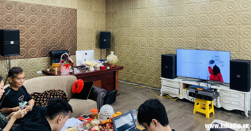 Lắp dàn karaoke anh Tước quận Tây Hồ, Hà Nội (Loa Wharfedale ANGLO X12A Từ Neo, Cục công suất JKAudio H4800, Micro không dây AAP M8II, Vang số AAP K9800 II Plus)