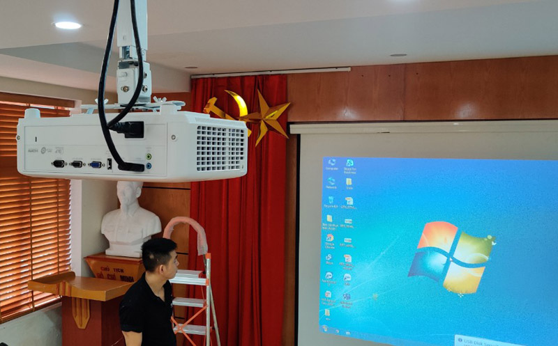 Máy chiếu Viewsonic PG701WU, 3D, 3500 ANSI Lumens-7