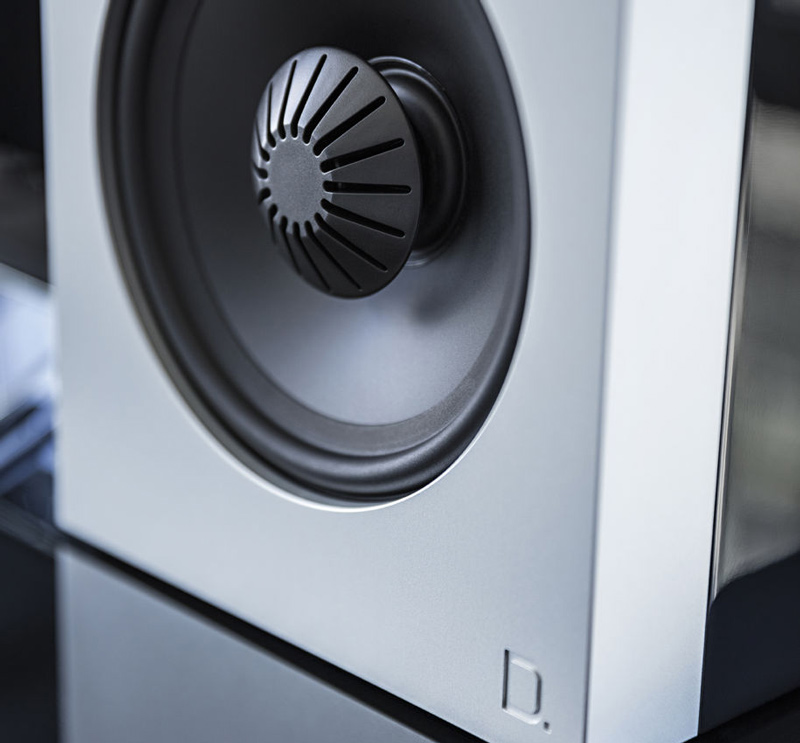 Loa Definitive Technology Demand D11-7