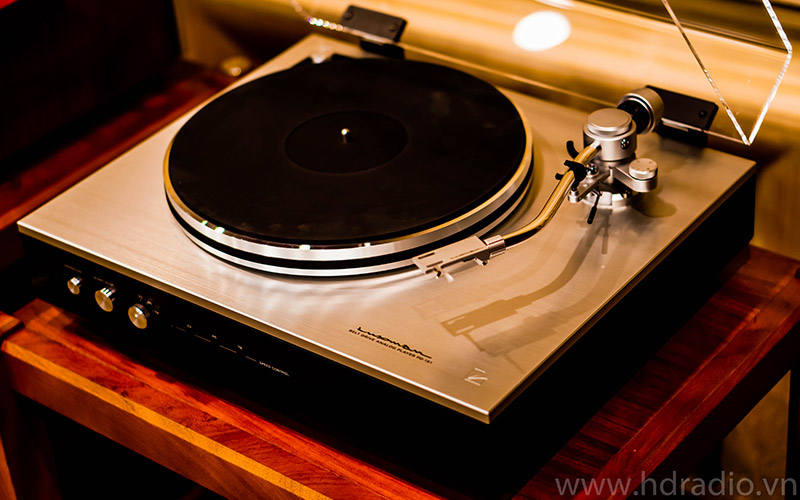 Đầu đĩa than Luxman PD151-2