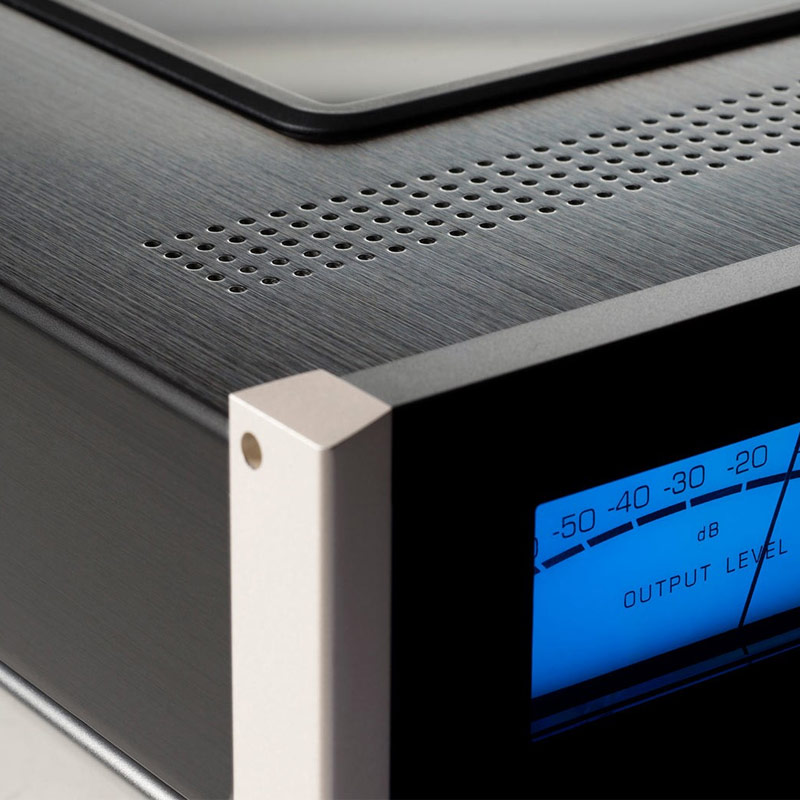 Pre amply McIntosh D1100-3