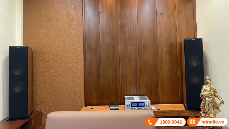 Dàn nghe nhạc của anh Định