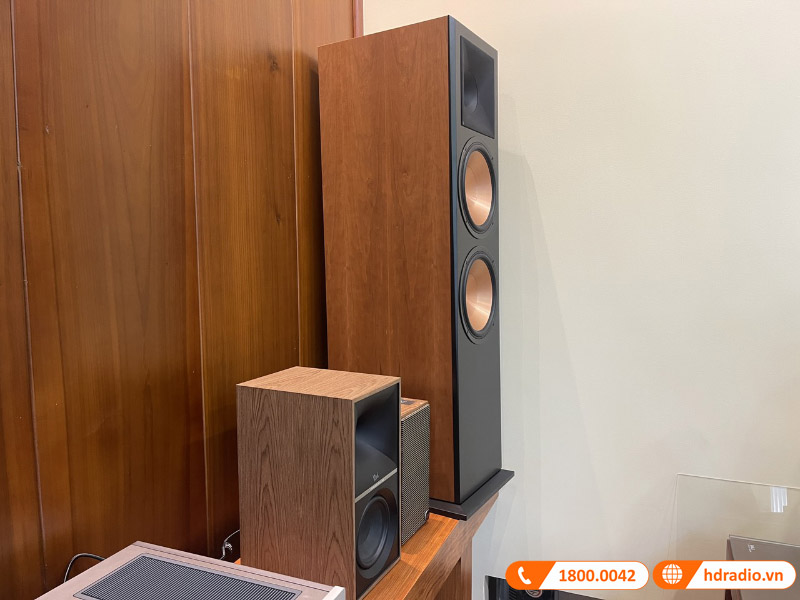 Dàn nghe nhạc của anh Định