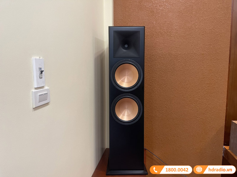 Dàn nghe nhạc của anh Định