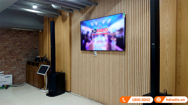 Dan karaoke cua chi Huyen