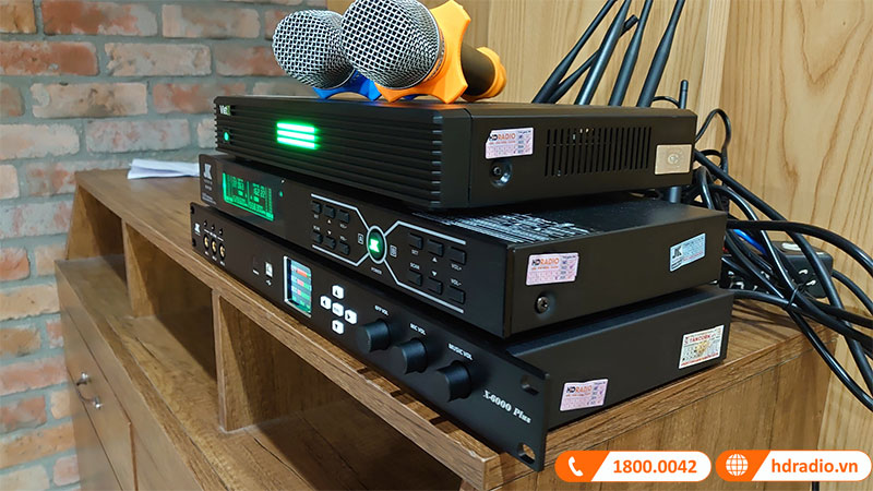 Dan karaoke cua chi Huyen