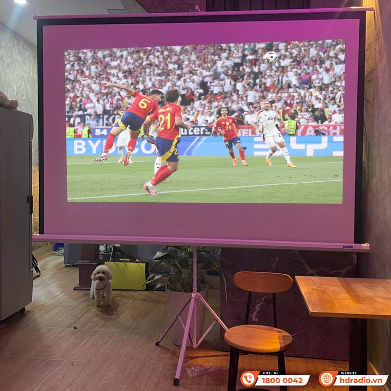 Lắp đặt hệ thống trình chiếu cho quán Still Coffee của chị Hương