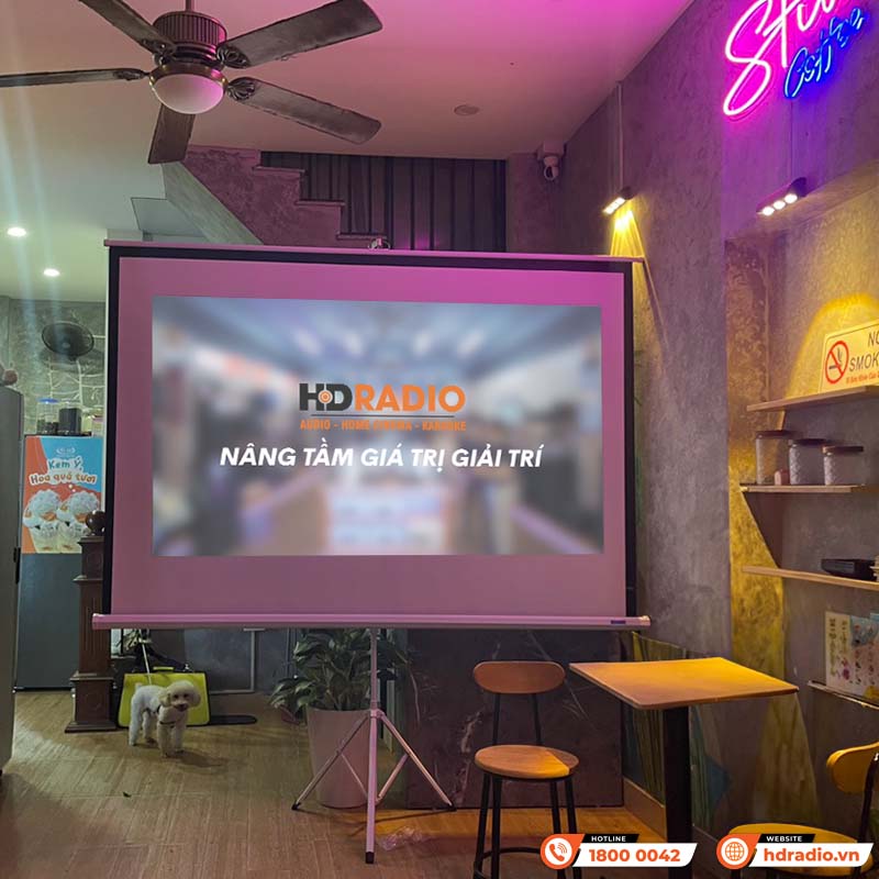 Lắp đặt hệ thống trình chiếu cho quán Still Coffee của chị Hương