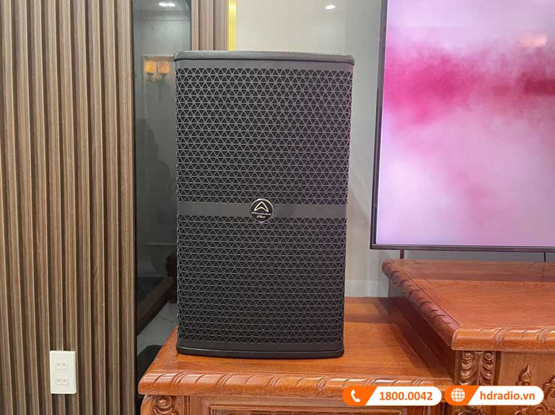 Anh thuc te dan karaoke Wharfedale HK30