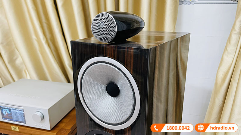 Loa B&W 702 Signature