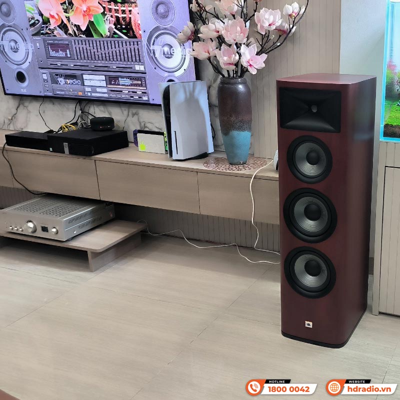 Dàn nghe nhạc của anh Thiện ở Hồ Chí Minh