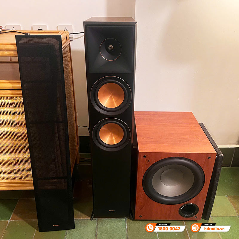 Dàn nghe nhạc của chị Huyền