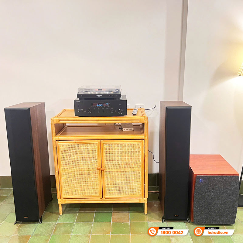 Dàn nghe nhạc của chị Huyền