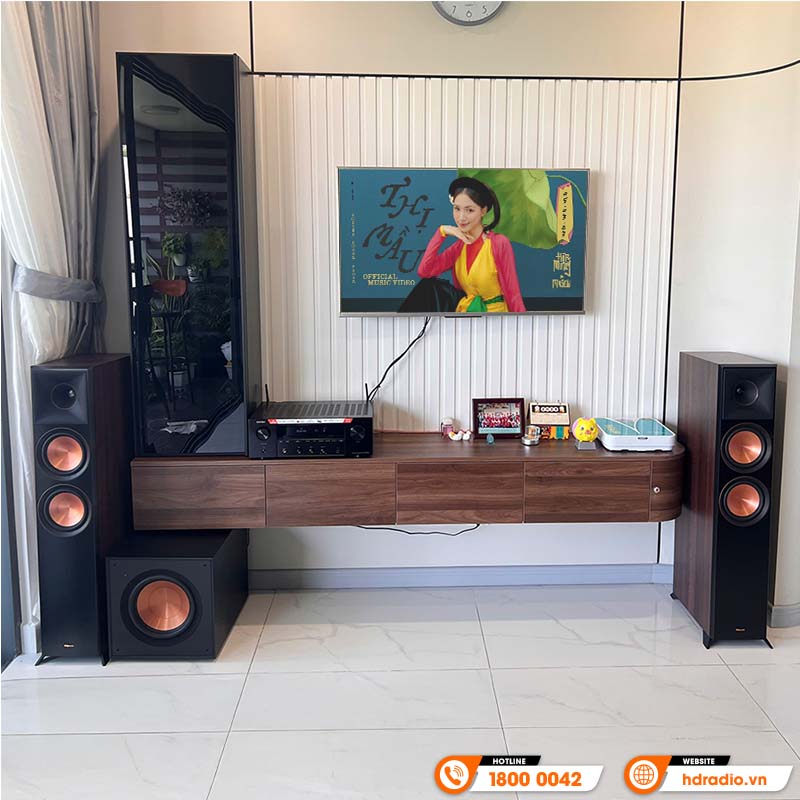 Dàn nghe nhạc của anh Hùng Dàn nghe nhạc của anh Hùng