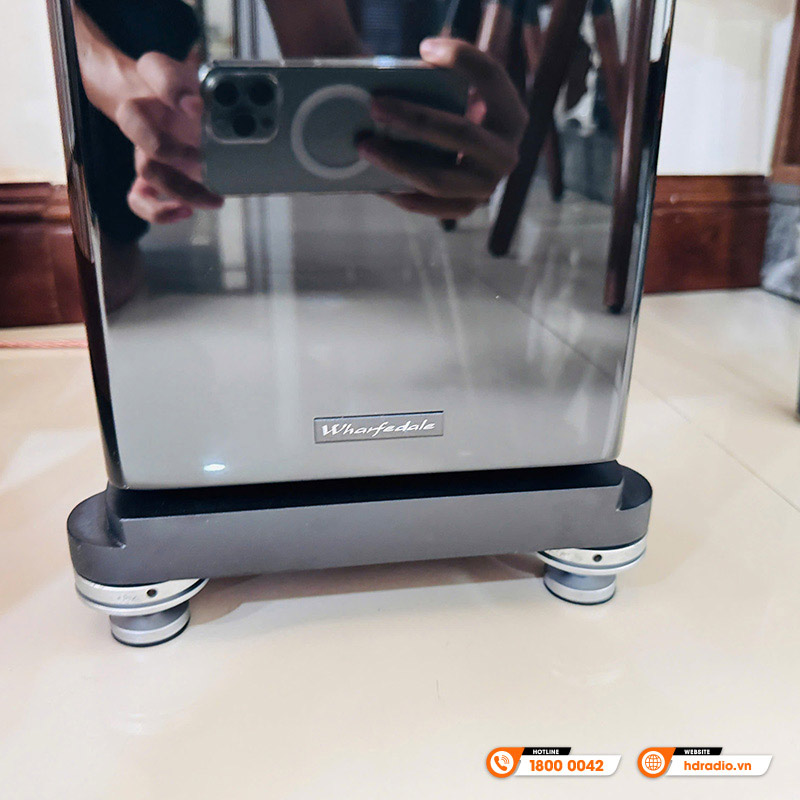 Dàn nghe nhạc của anh Sỹ