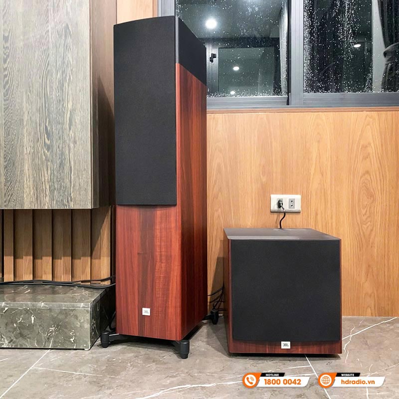 Dàn nghe nhạc của anh Khoa