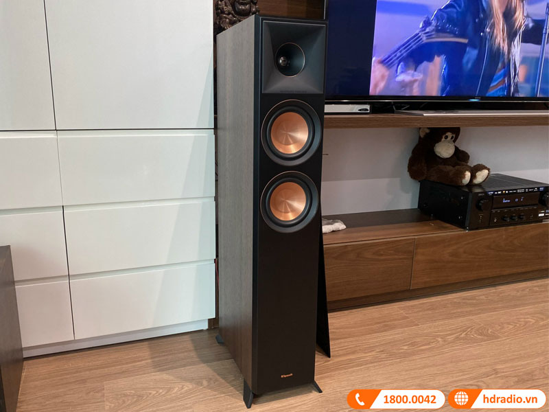 Lắp dàn nghe nhạc trị giá hơn 33 triệu đồng cho chú Thông