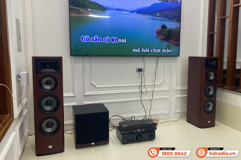 Dàn nghe nhạc và hát karaoke của anh Thanh