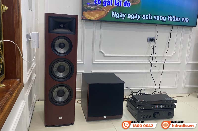 Dàn nghe nhạc và hát karaoke của anh Thanh