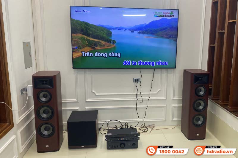 Dàn nghe nhạc và hát karaoke của anh Thanh