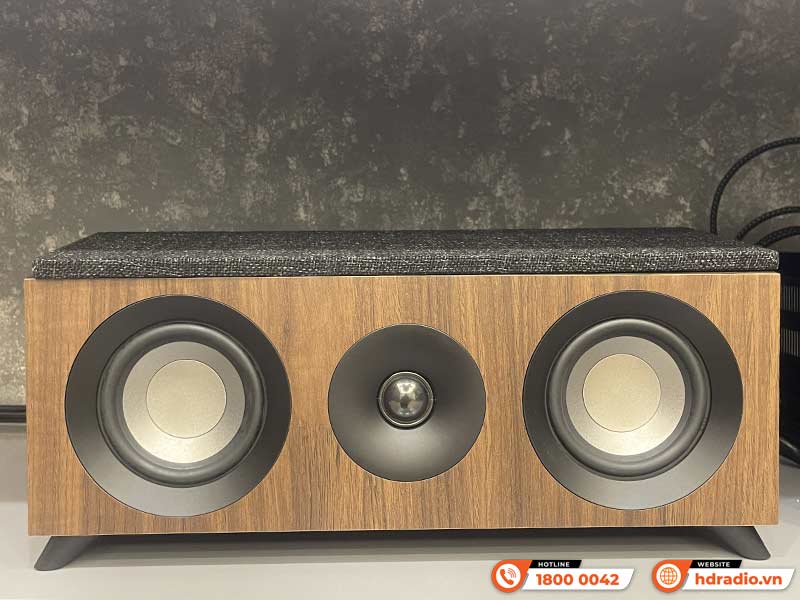 Lắp đặt hệ thống âm thanh giải trí kết hợp trình chiếu bóng đá mua EURO cho anh Khải