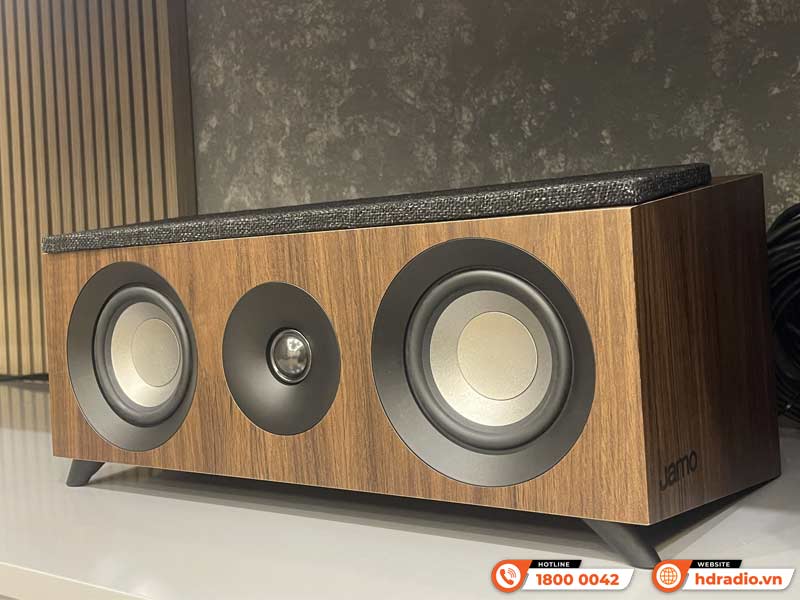 Lắp đặt hệ thống âm thanh giải trí kết hợp trình chiếu bóng đá mua EURO cho anh Khải