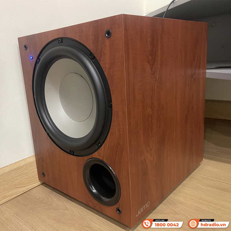 Lắp đặt hệ thống âm thanh giải trí kết hợp trình chiếu bóng đá mua EURO cho anh Khải