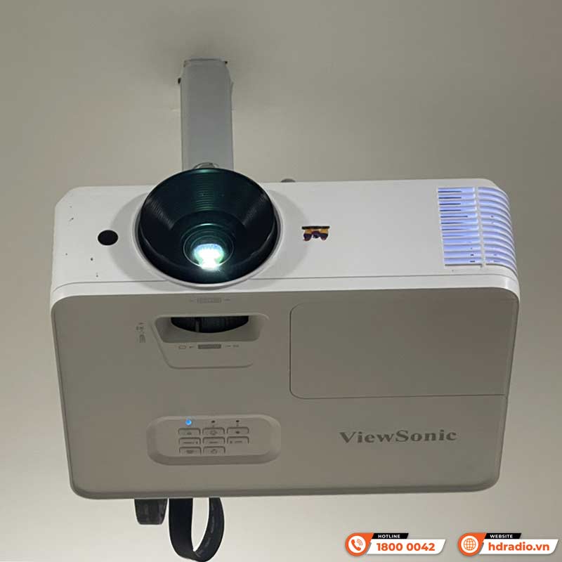 Lắp đặt hệ thống âm thanh giải trí kết hợp trình chiếu bóng đá mua EURO cho anh Khải