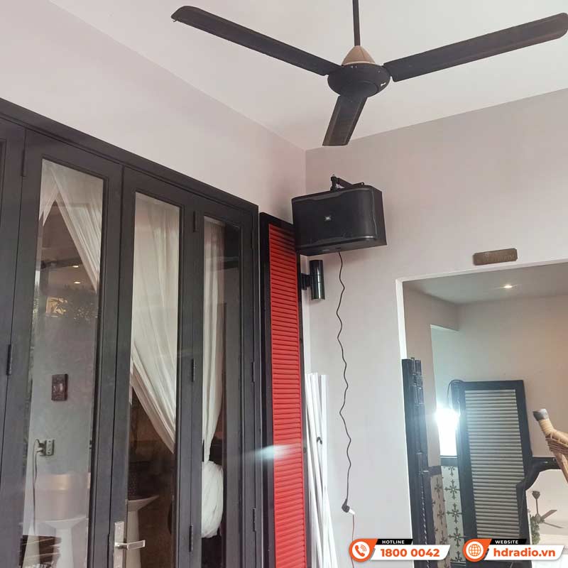 Lắp đặt hệ thống âm thanh karaoke Sân Khấu trị giá hơn 124 triệu đồng cho chị Phượng tại quán Cafe