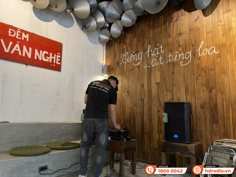 hệ thống âm thanh tại quán Cộng Cà Phê của anh Tuấn Anh