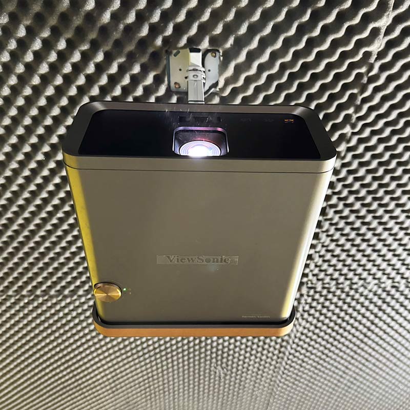 Lắp đặt hệ thống âm thanh trình chiếu cho anh Nguyên ở Khánh Hoà