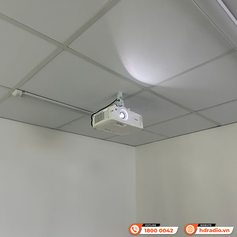 Ảnh thực tế Máy chiếu BenQ MH733 tại công trình được HDRadio lắp đặt
