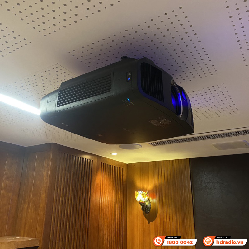 Máy chiếu 4K Epson EH-LS12000B của anh Khoa