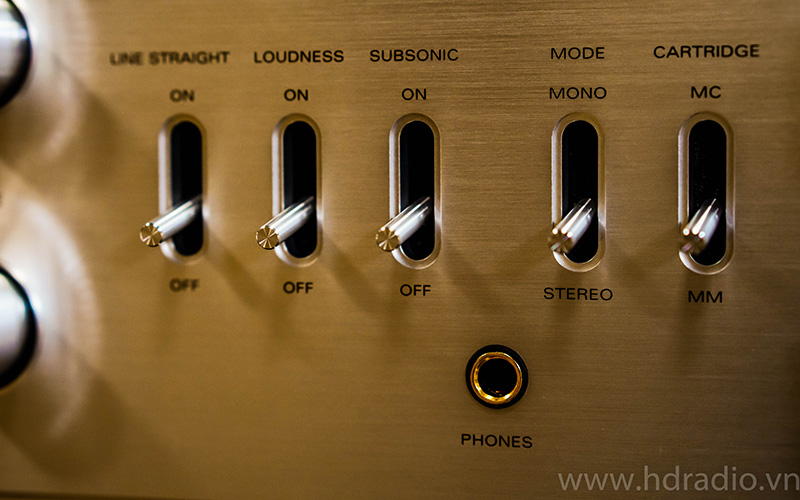 các cần gạt của Amply Đèn Luxman LX-380