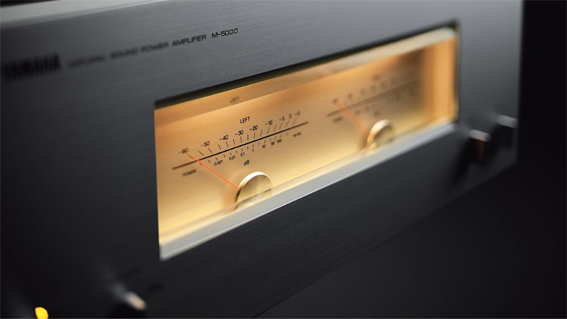 Đồng hồ trên Power Amply Yamaha M-5000
