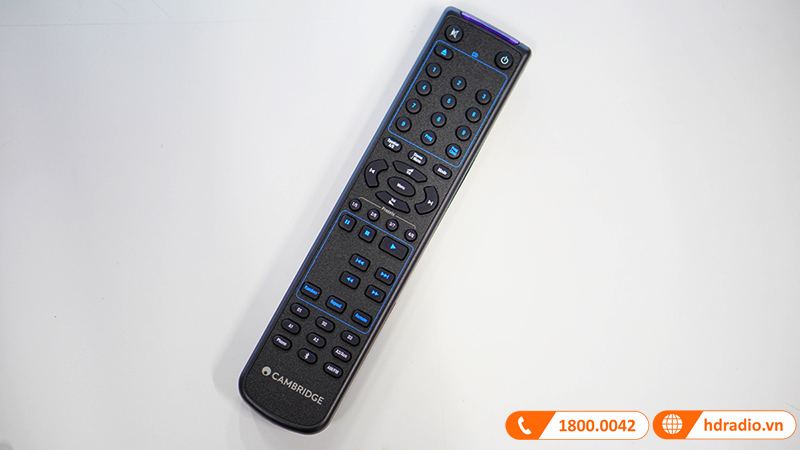 Amply Cambridge Audio AXR100 đi kèm điều khiển từ xa