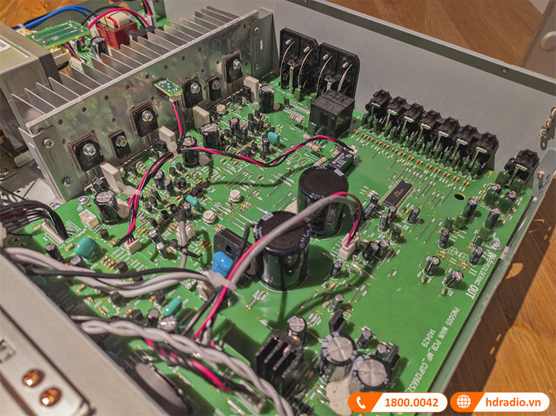 sử dụng linh kiện, bo mạch cao cấp