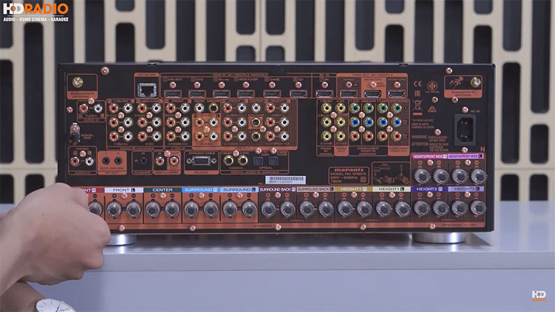 Các cặp cổng đấu loa