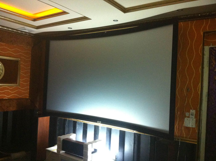 Phòng chiếu 3D kinh doanh Optoma HD66 kết hợp màn cong bạc 120 inch