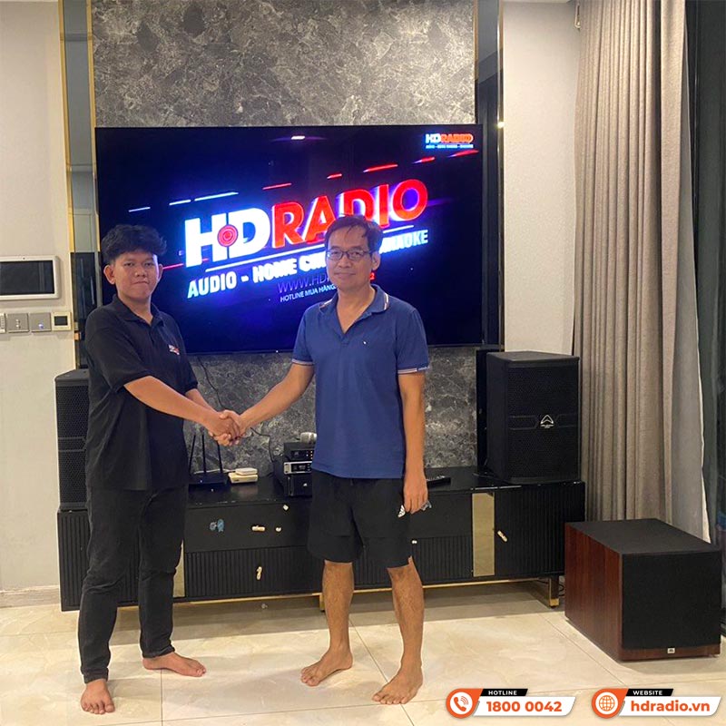 khách hàng mua dàn karaoke sử dụng loa Wharfedale Anglo E10