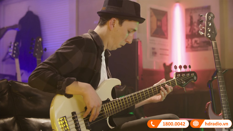 Đàn Guitar Yamaha BB235