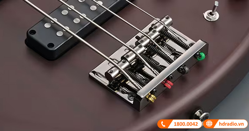 Đàn guitar Yamaha TRBX504