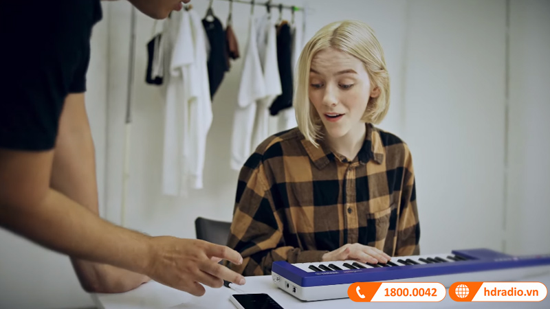 Đàn Organ Yamaha SHS-300