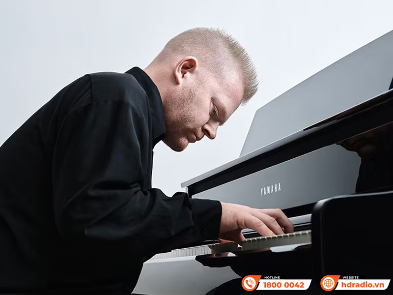 Đàn Piano Yamaha CLP-825