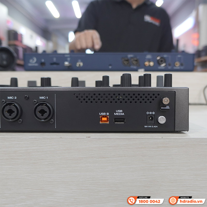 Bàn DJ Denon Prime Go+ (plus) pin 5h, USB độc lập, Engine DJ, Serato, Virtual DJ, Wifi, 3.68kg, Mới-11
