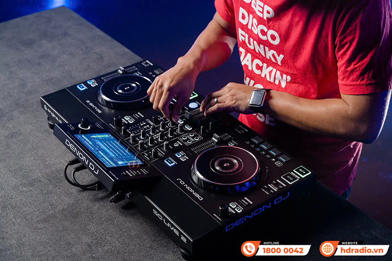 Biểu diễn Bàn DJ Denon SC Live 2