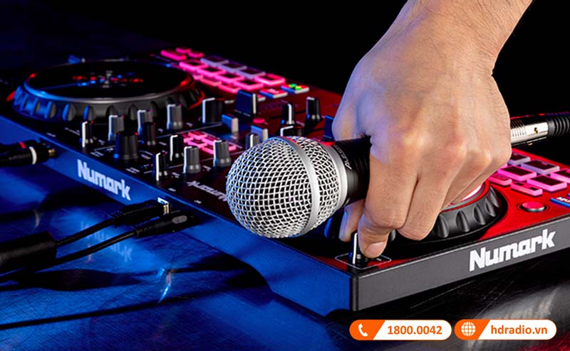 Numark Mixtrack Pro FX 