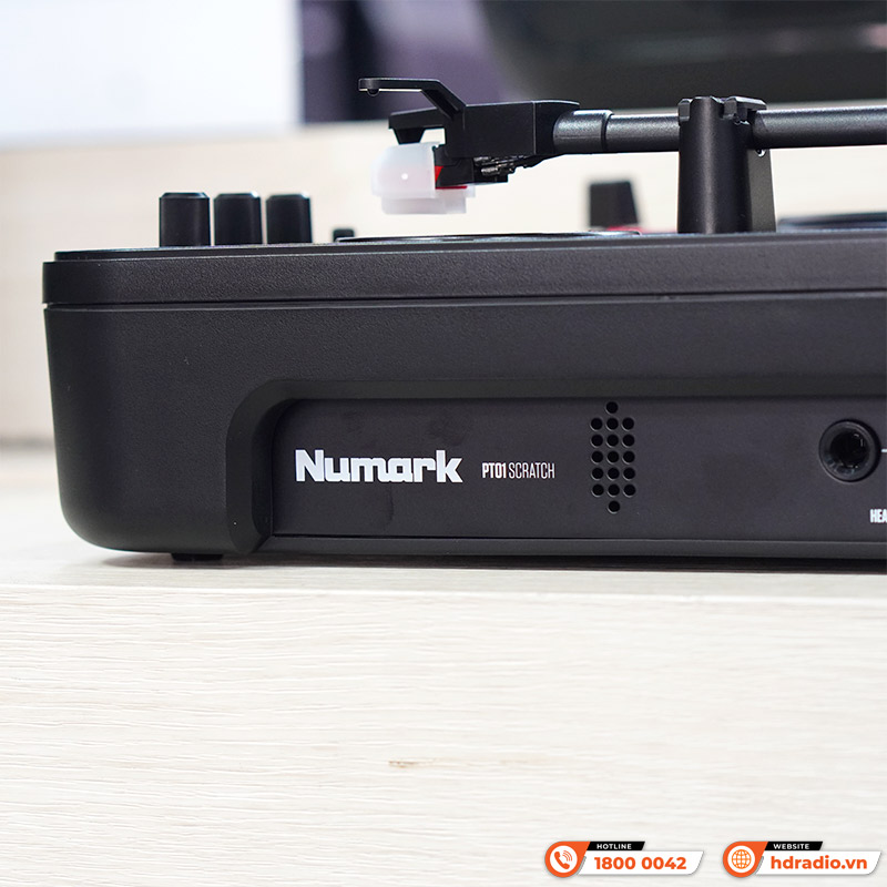 Bàn DJ Numark PT01 Scratch, đọc đĩa than, có pin, mới-7